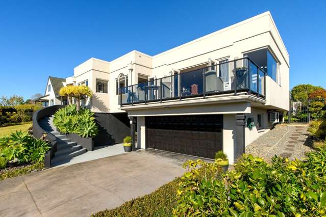 GREAT FAMILY HOME, PLUS VIEWS