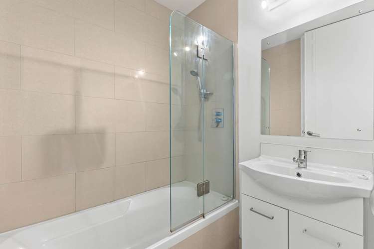 86 Norwood Drive Flat Bush_10