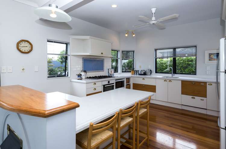 2/7 Hostel Access Road Eastern Beach_7