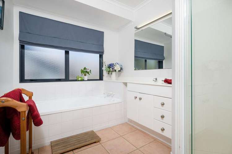 51 Millstream Drive Henderson_10