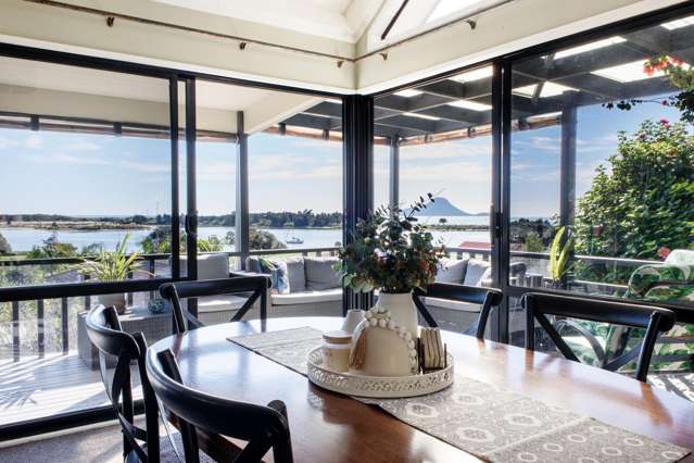 Elevated coastal living with unrivalled views!
