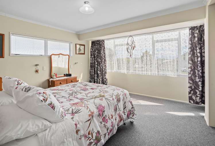 33 Kipling Crescent Stoke_11