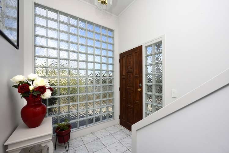 327 Princes Drive Britannia Heights_19