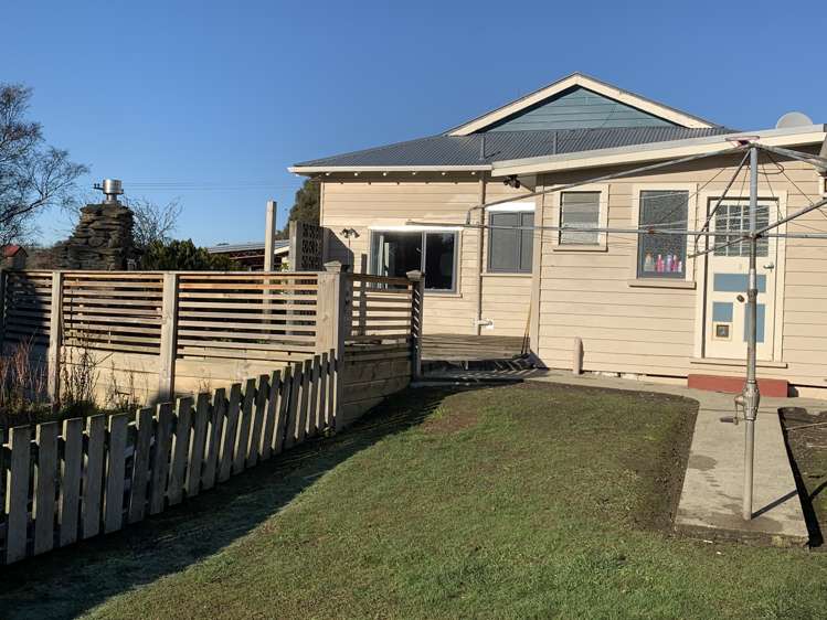 37 Main Road Owaka_20