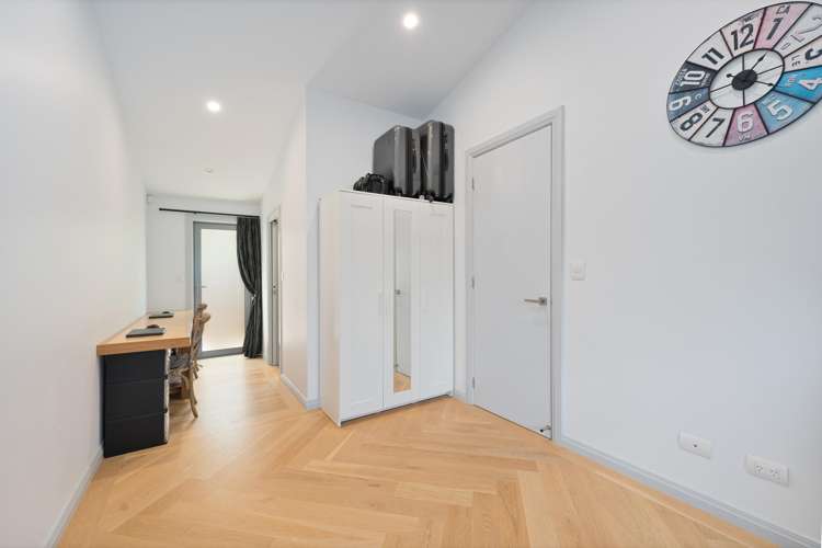 129 Riverpark Crescent Henderson_12