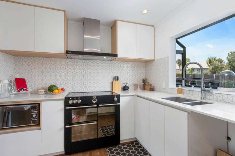 12a Renata Crescent Te Atatu Peninsula_7