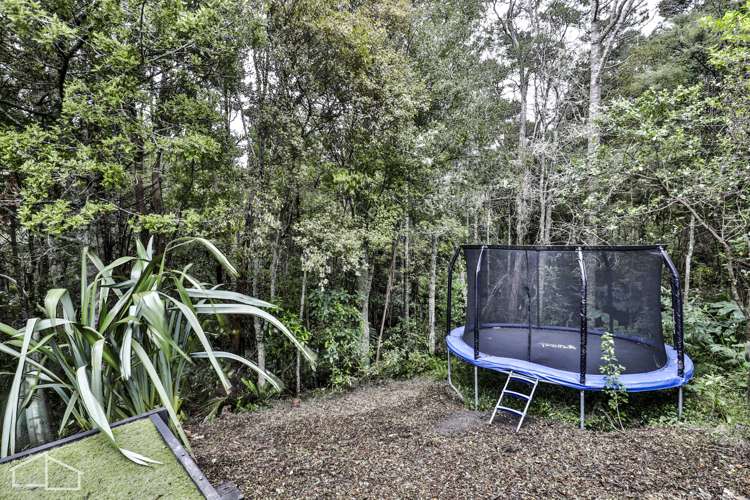 1 Miha Road Titirangi_20