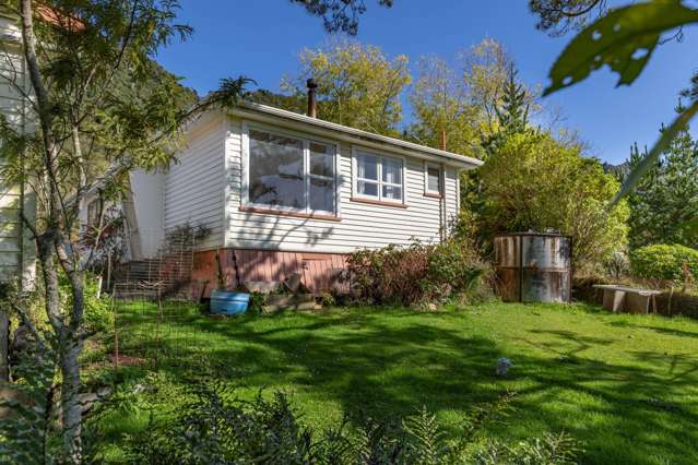 Cosy Home, Spectacular River Views - New Price!