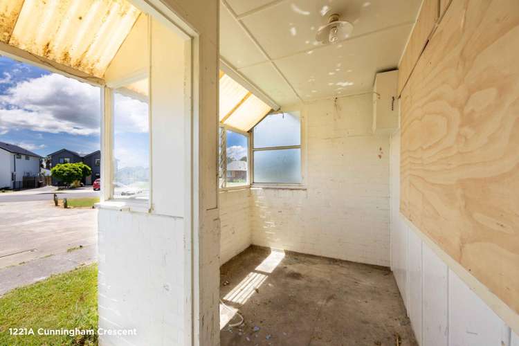 1213–1225 Cunningham Crescent Mayfair_42