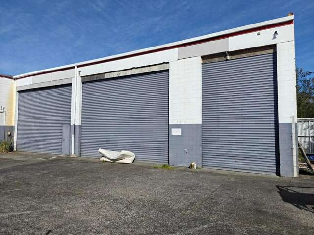 High Stud + 3 Roller Doors Warehouse