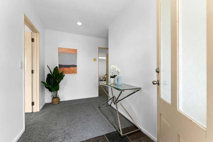 25 Lexington Drive Botany Downs_3