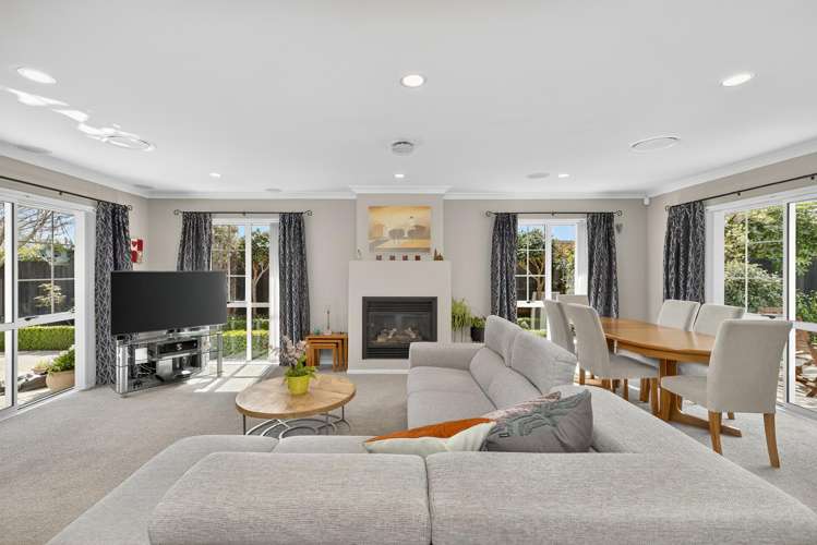 8 Avon Gate Russley_3