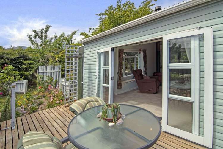 12 Neale Avenue Stoke_6