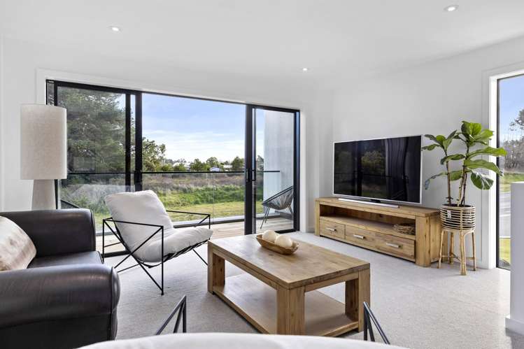 2/15 and 12/15 Keehan Drive Hilltop_2