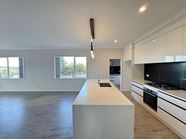 18 Taurikura Way 500019_2