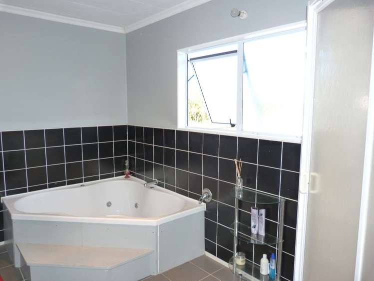 83 Reading Street Greytown_9