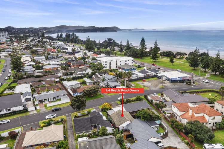 2/4 Beach Road Orewa_1