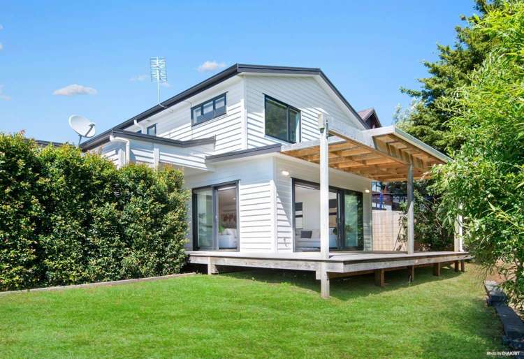 34a John Dee Crescent Red Beach_1