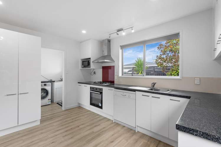 2/11 Peckham Lane Woolston_4