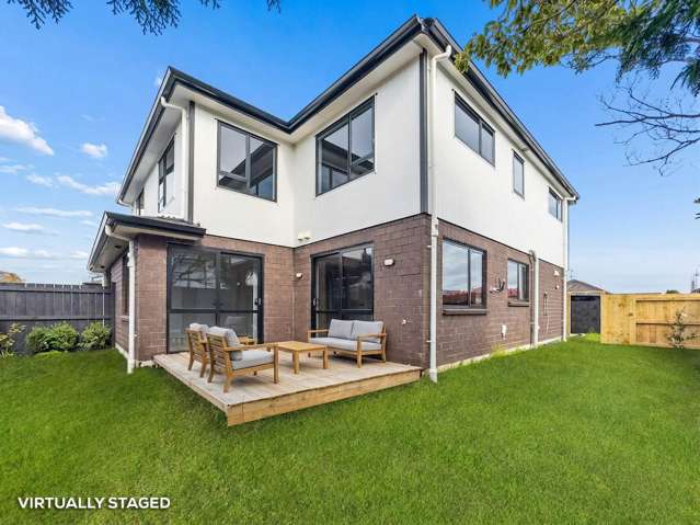 BRAND NEW FREEHOLD LIVING – MOTIVATED VENDORS!