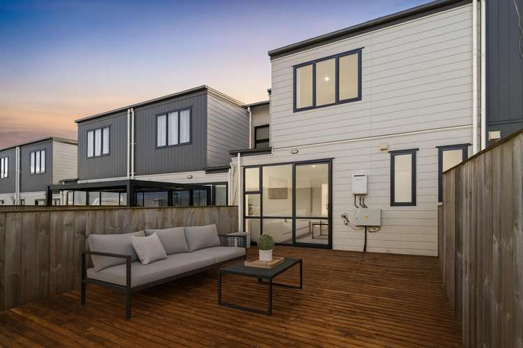 10 Karoro Road Flat Bush_11