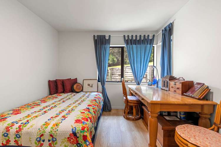 60 Fernhill Way Oteha_11