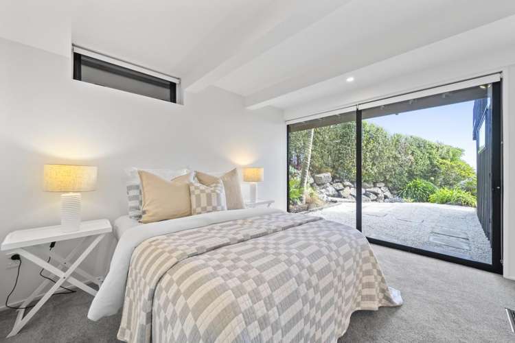 1/24 Revelation Drive Clifton_13