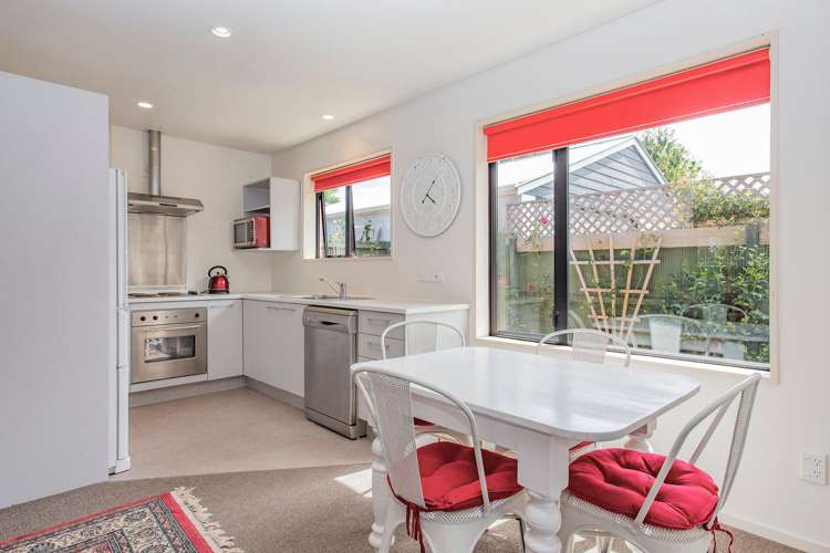 2/85 Yaldhurst Road Sockburn_5