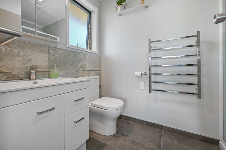 14 Mcdowall Place Queenwood_12