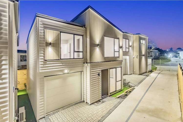 2/59 Howe Street_0