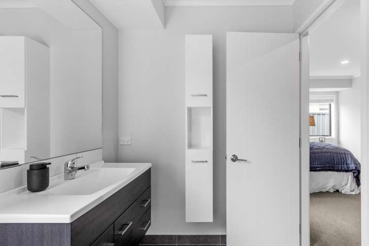 1 Drake Crescent Awatoto_11