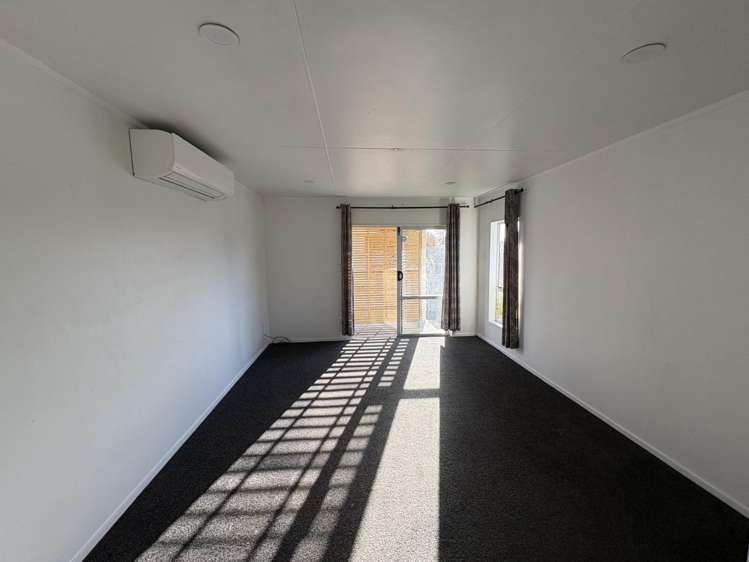 14 Guy Avenue 10516_2