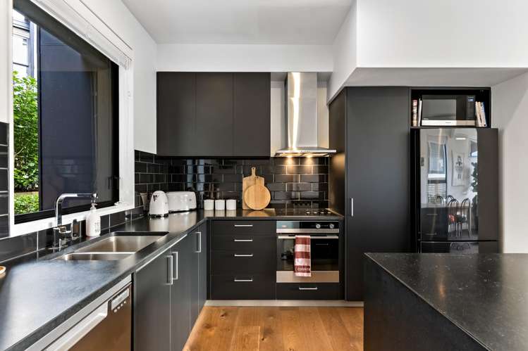 4/38 Bankot Crescent Ngaio_3