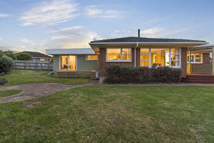 8 Raphoe Place Ellerslie_1