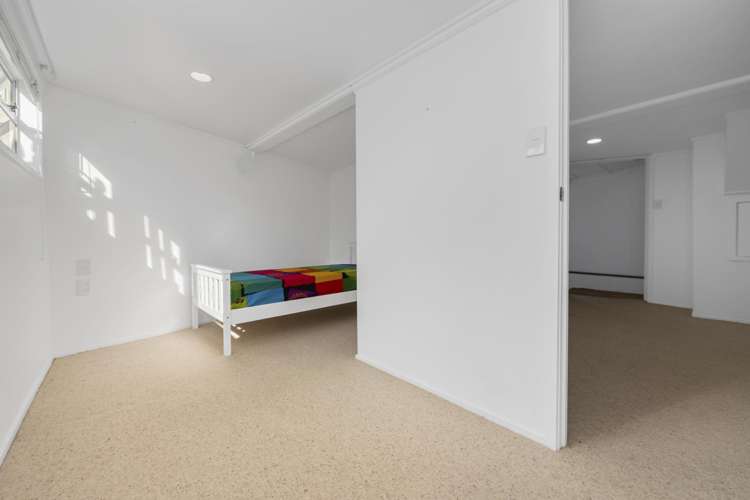 27 Colmar Road Mellons Bay_14