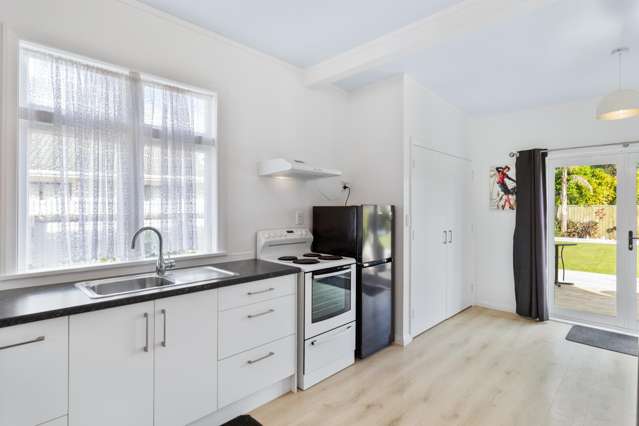 670 Queen Street East Levin_3