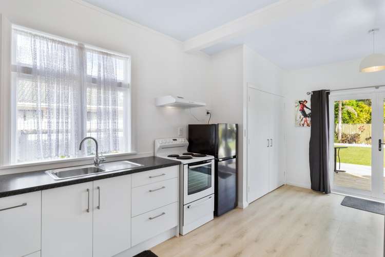 670 Queen Street East_3