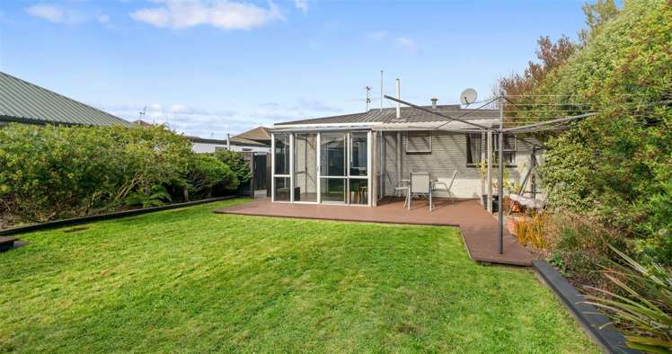 2/20a Downing Street Hoon Hay_14