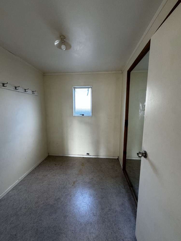 Back Unit/11A Shamrock lane 1801 Waitakere City Houses for Rent