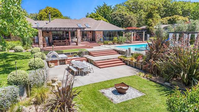 Expansive Home, Stunning Grounds, Prime Matangi