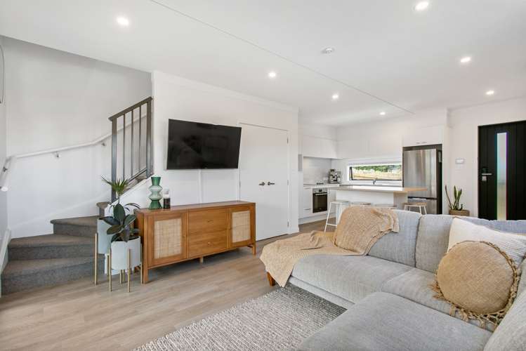 3/141 Wallace Road Mangere Bridge_1