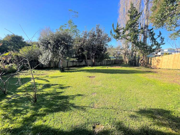 16 Tindall Crescent Otara_10