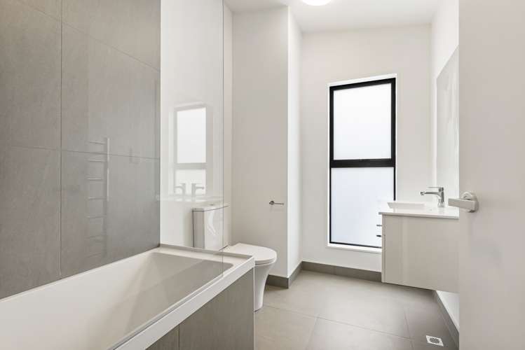 10/82 East Coast Road Milford_13