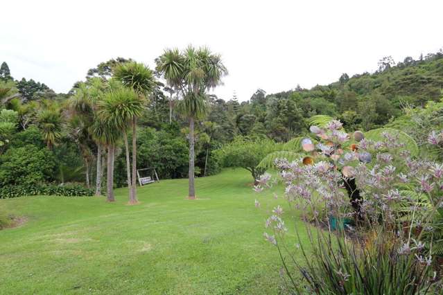 25 York Road Titirangi_4