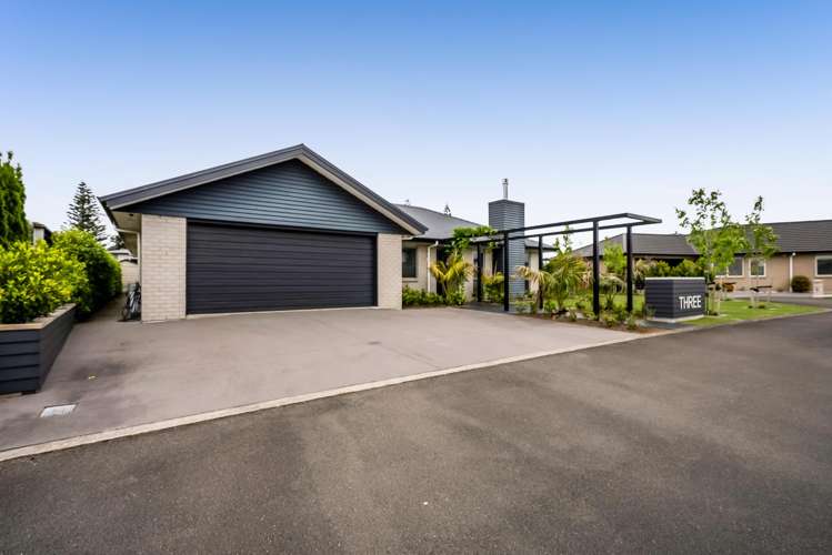 3 Condor Crescent Bell Block_44