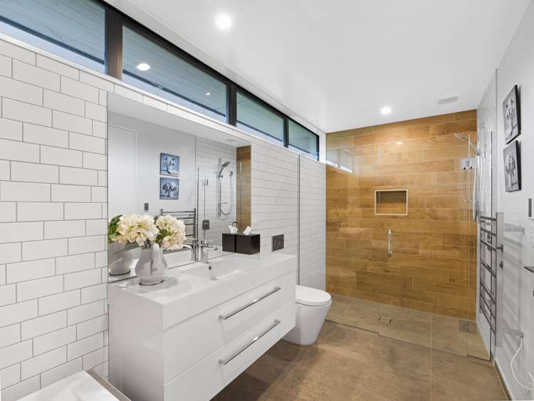 24 Carnaveron Drive Lincoln_13