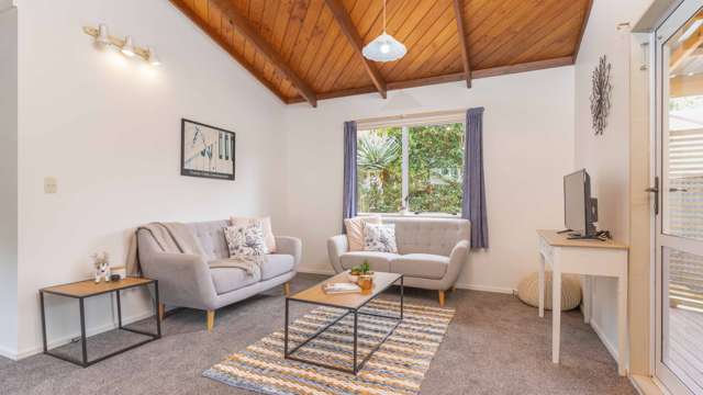 48a Collins Avenue Tawa_2