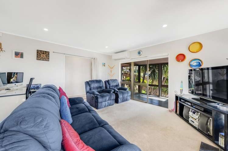 13A Cambric Place Botany Downs_11