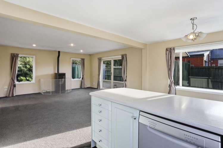 37 Farnborough Street Aranui_19