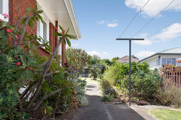 2/30 Campbell Road Onehunga_11